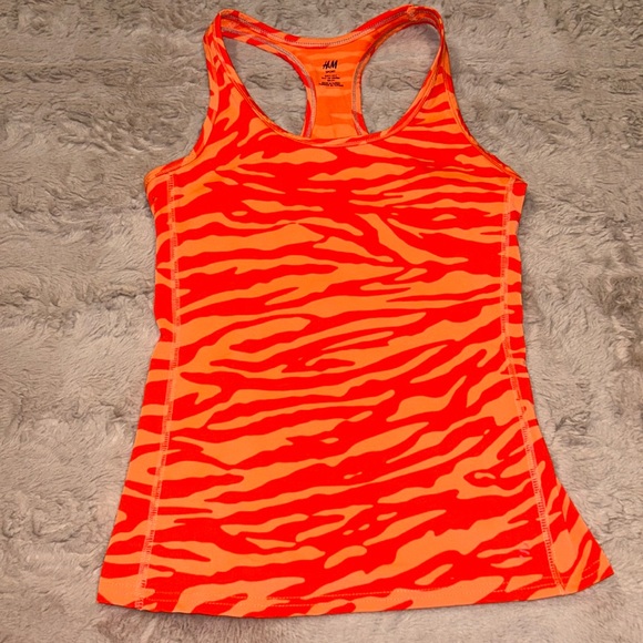 H&M Tops - H&M athletic tank in size s